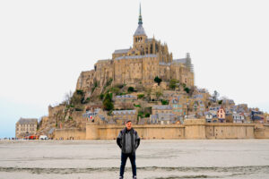 pagina web es perfil saint mitchel